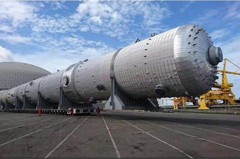 美國長灘至天津港三千噸大型石油設(shè)備 美國長灘至天津港三千噸大型石油設(shè)備