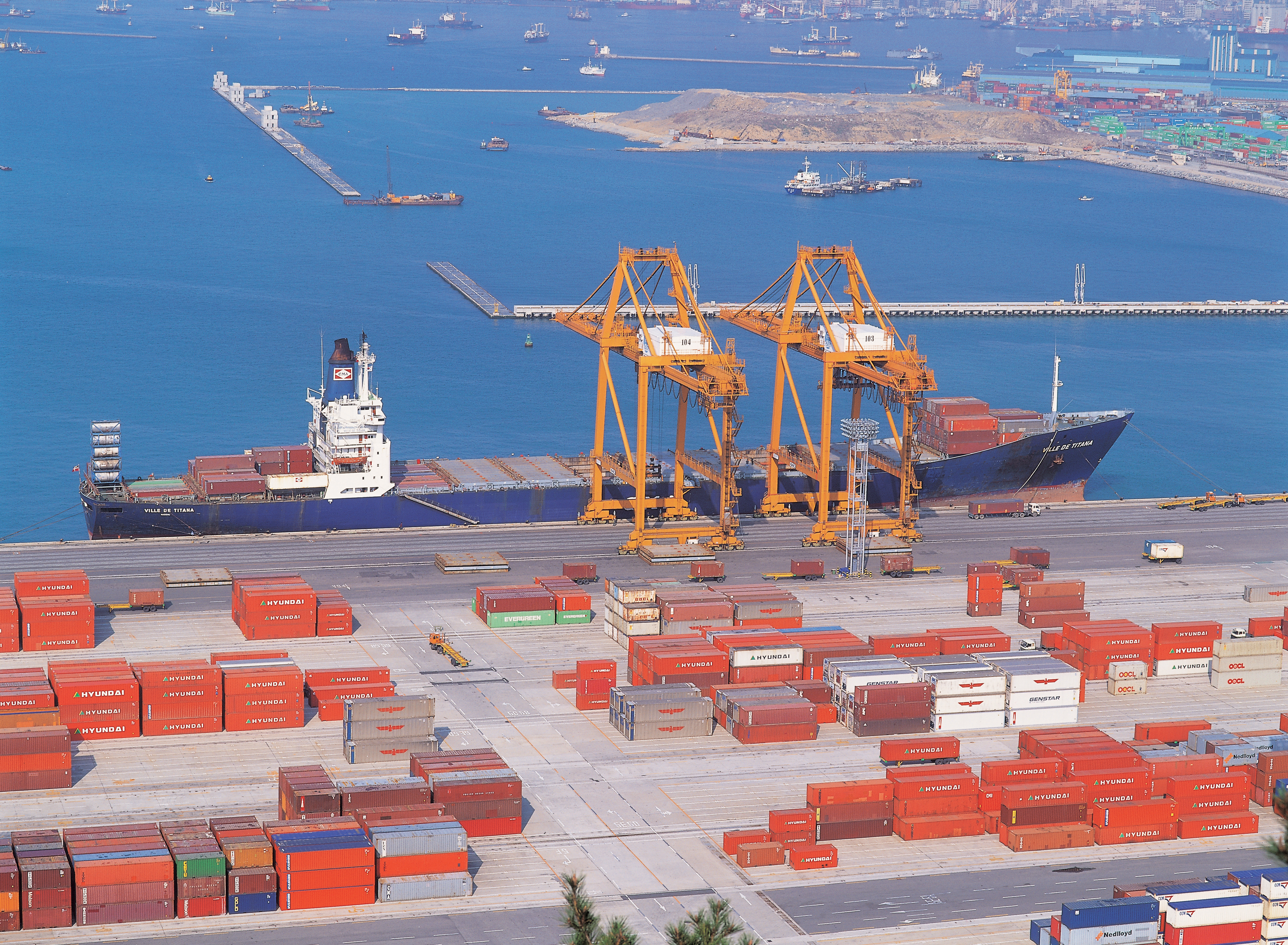 曇花一現(xiàn)？長(zhǎng)協(xié)季后運(yùn)價(jià)持續(xù)回落！船公司漲價(jià)算盤能打響嗎？